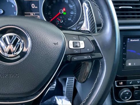 Used 2018 Volkswagen Passat GT image 25