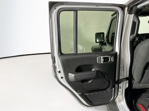 Used 2023 Jeep Wrangler Unlimited AWD/4WD image 24