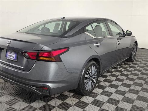Used 2024 Nissan Altima 2.5 SV FWD image 4