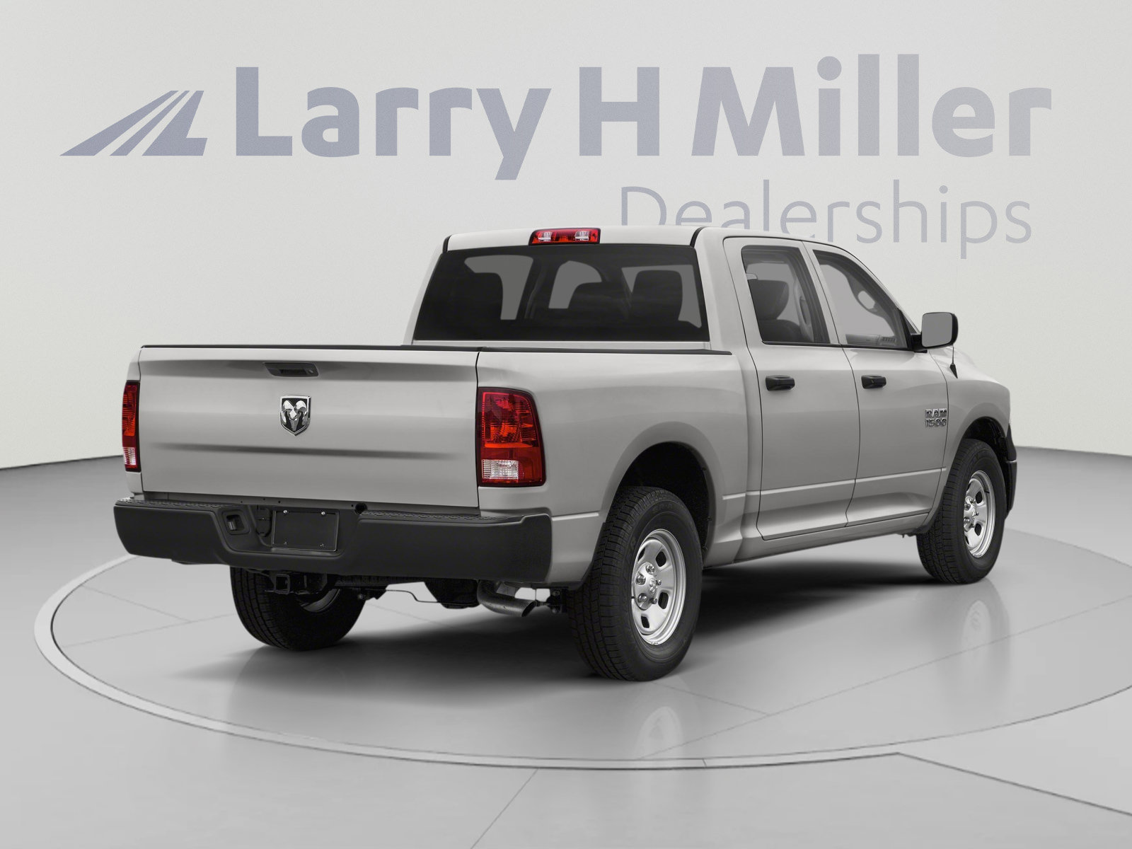 Used 2018 RAM 1500 Express w/ Express Value Package RWD image 2
