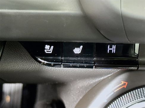 Used 2017 Chevrolet Camaro LT image 21