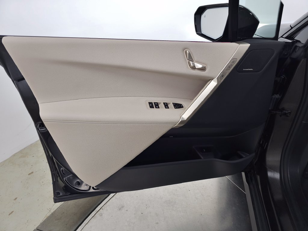 Certified 2024 BMW iX xDrive50 AWD/4WD image 16