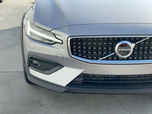 Certified 2026 Volvo V60 B5 Cross Country Ultra image 11