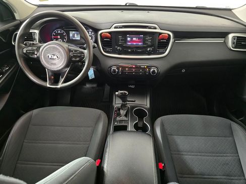 Used 2016 Kia Sorento LX image 20