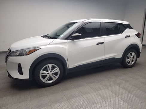 Used 2021 Nissan Kicks S FWD image 2