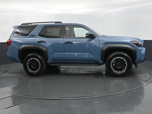 Used 2025 Toyota 4Runner TRD Off-Road Premium AWD/4WD image 6