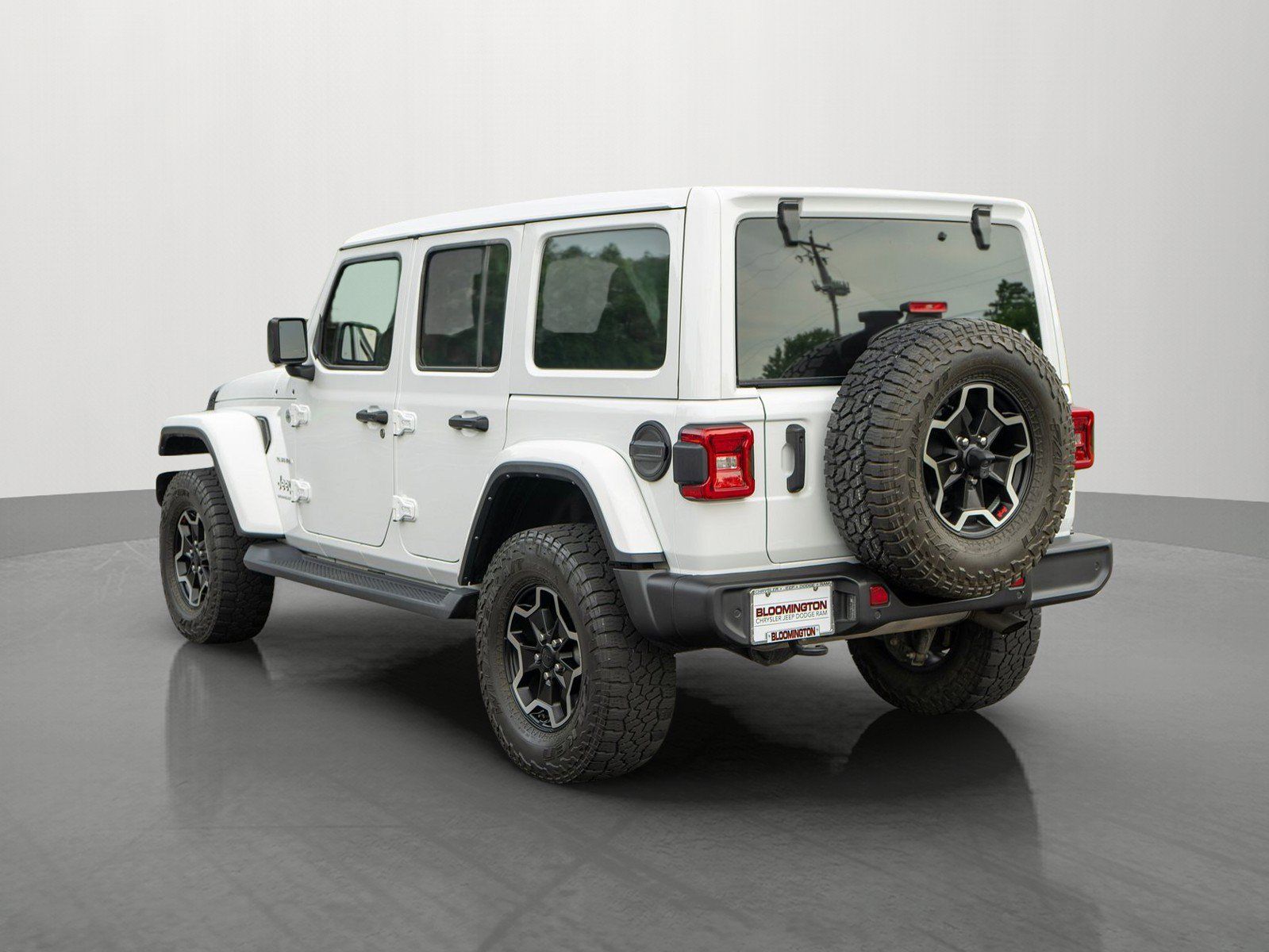Used 2023 Jeep Wrangler Unlimited Sahara w/ Safety Group AWD/4WD image 5
