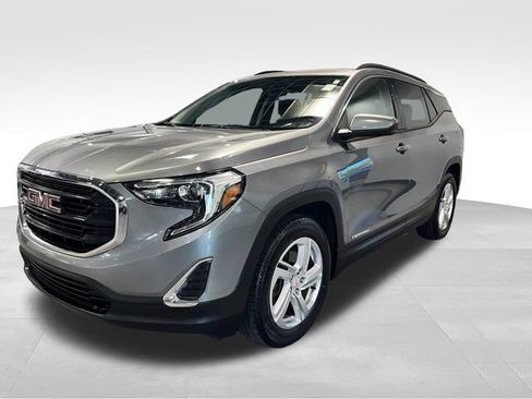 Used 2018 GMC Terrain SLE w/ Driver Convenience Package FWD image 2
