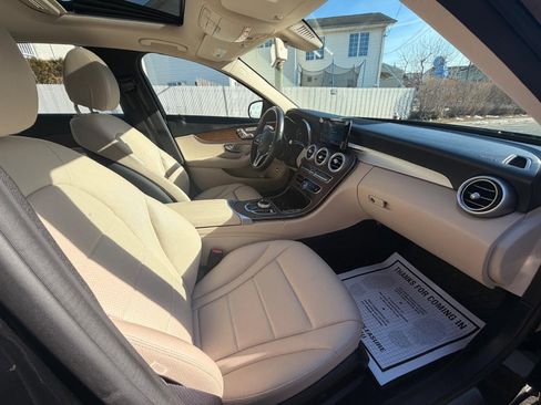 Used 2019 Mercedes-Benz C 300 4MATIC Sedan image 33