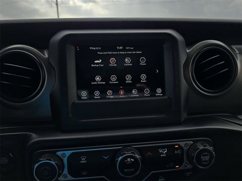 Used 2023 Jeep Gladiator Sport image 19