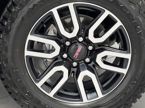 Used 2022 GMC Yukon XL AT4 AWD/4WD image 71