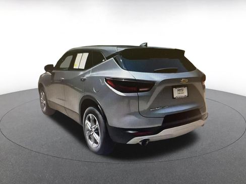 Used 2026 Chevrolet Blazer LT FWD image 5