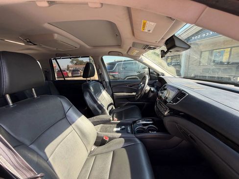 Used 2019 Honda Pilot Touring image 12