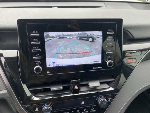Used 2024 Toyota Camry SE image 19