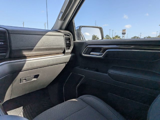 Used 2023 Chevrolet Silverado 1500 LT AWD/4WD image 16