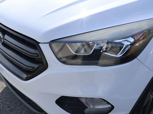 Used 2019 Ford Escape SEL FWD image 3