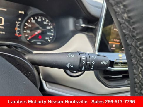 Used 2025 Jeep Compass Limited AWD/4WD image 24
