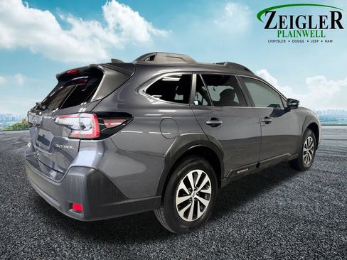 Used 2023 Subaru Outback Premium AWD/4WD image 6