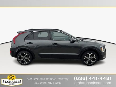 Used 2023 Kia Niro EX Touring image 1