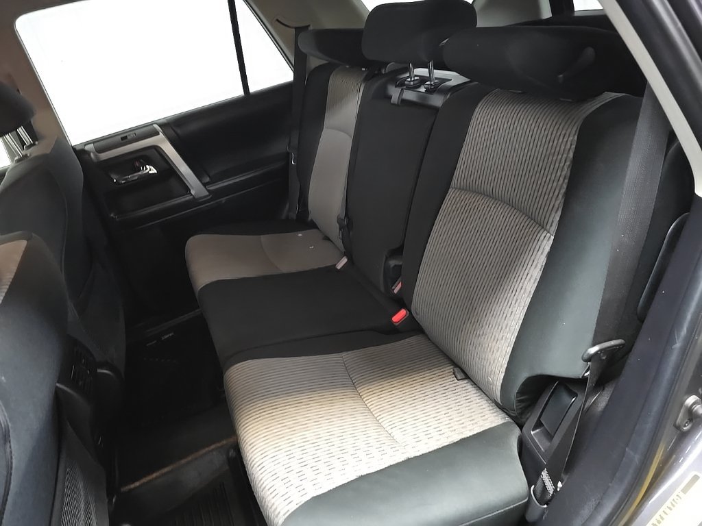 Used 2019 Toyota 4Runner SR5 AWD/4WD image 32