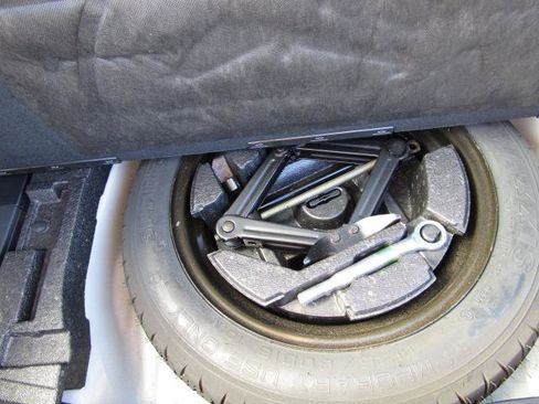 Used 2019 Ford Fusion SE image 21