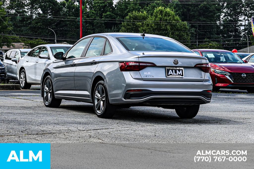Used 2024 Volkswagen Jetta SE FWD image 6