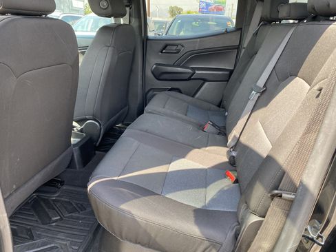 Used 2024 Chevrolet Colorado W/T RWD image 15