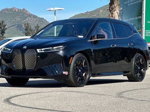 Used 2023 BMW iX M60 image 7