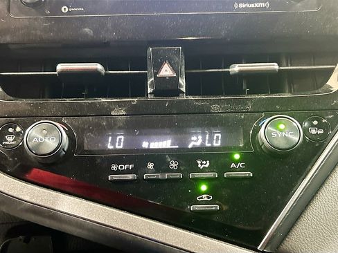 Used 2024 Toyota Camry SE FWD image 13