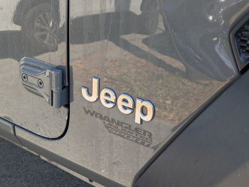 Used 2018 Jeep Wrangler Unlimited Sport S image 4