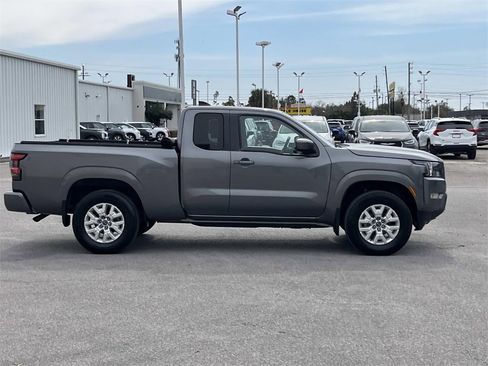 Used 2023 Nissan Frontier SV w/ SV Convenience Package image 6