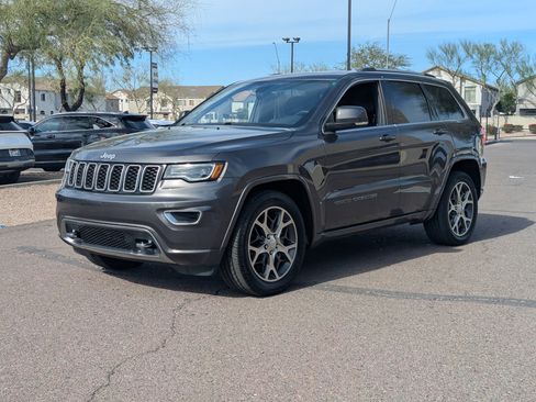 Used 2018 Jeep Grand Cherokee Limited image 6