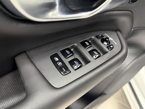 Certified 2024 Volvo XC90 B6 Ultimate w/ Protection Package Premier image 11