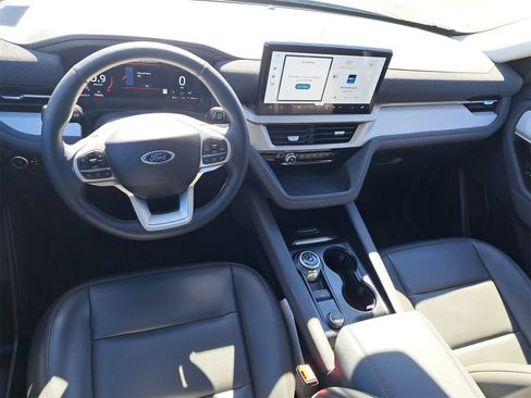 Certified 2025 Ford Explorer Active w/ Active Comfort Package image 13