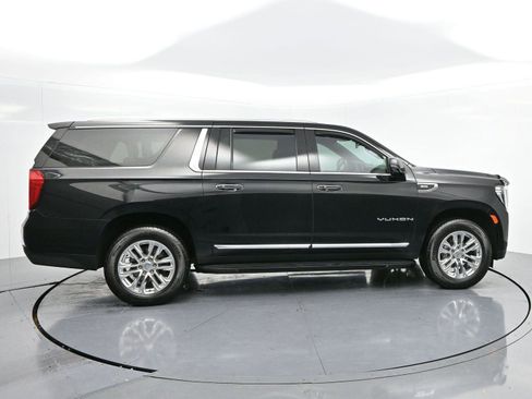 Used 2024 GMC Yukon XL SLT w/ SLT Luxury Package image 8