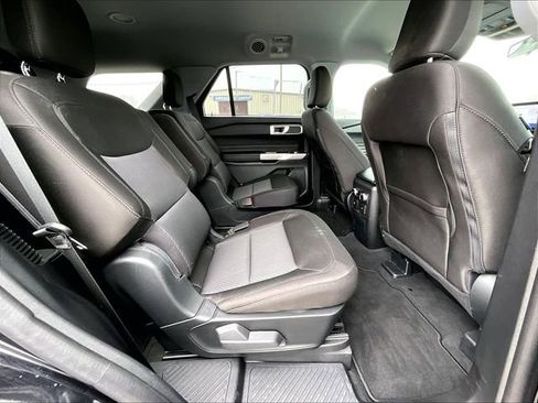 Used 2023 Ford Explorer XLT image 15
