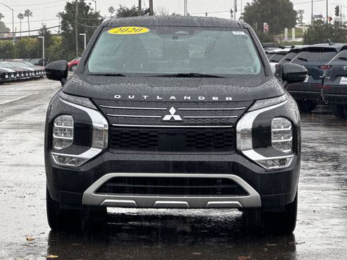 Used 2022 Mitsubishi Outlander SE image 9