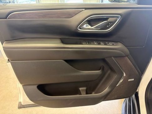 Used 2024 Chevrolet Suburban LT w/ LT Signature Plus Package AWD/4WD image 13