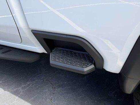 New 2026 GMC Sierra 2500 AT4 w/ AT4 Premium Plus Package image 32