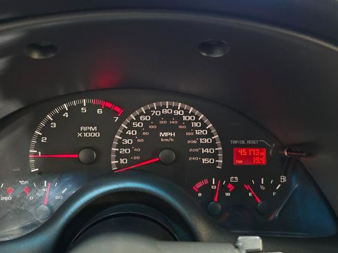 Used 2002 Chevrolet Camaro Z28 w/ SS Performance/Appearance Pkg RWD image 32