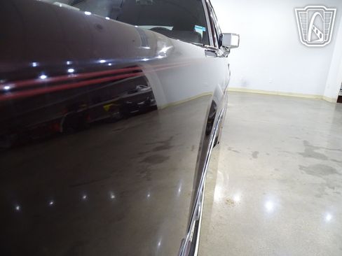 Used 1988 Lincoln Town Car image 35