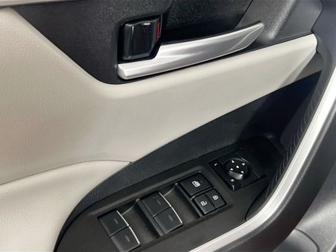 Used 2025 Toyota RAV4 XLE w/ Convenience Package FWD image 16