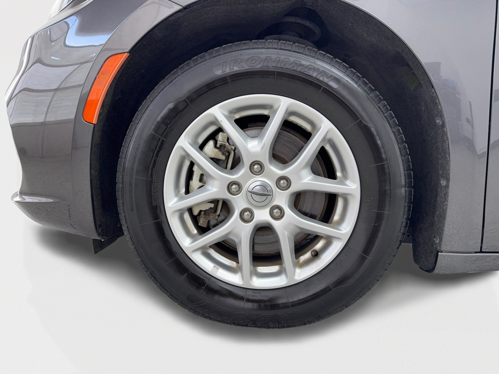 Used 2023 Chrysler Pacifica Touring-L FWD image 49