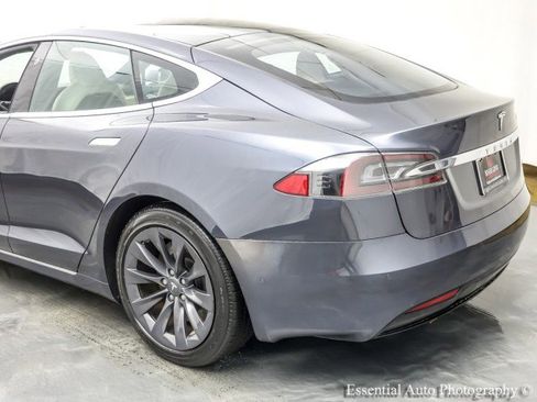 Used 2020 Tesla Model S Long Range Plus image 9