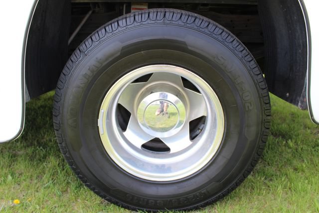 Used 2001 Ford F350 Lariat RWD image 18