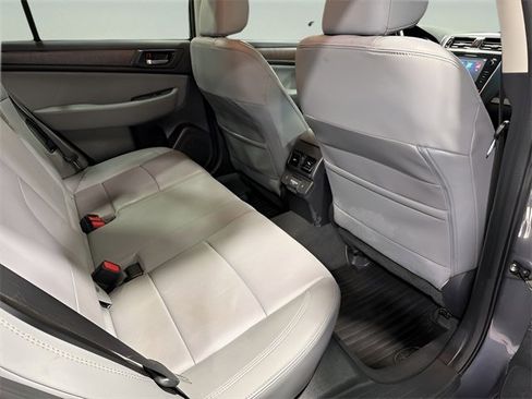 Used 2018 Subaru Outback 2.5i Limited image 35