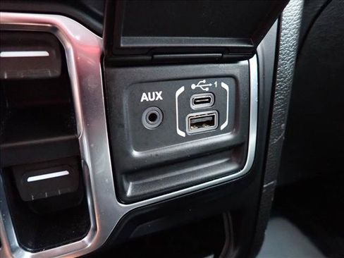 Used 2021 Jeep Gladiator Sport AWD/4WD image 18