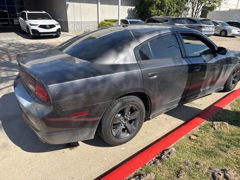 Used 2013 Dodge Charger SXT image 5