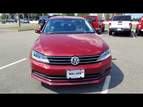 Used 2017 Volkswagen Jetta SE FWD image 3