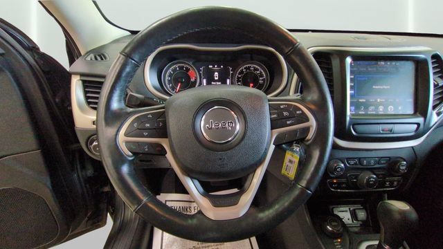 Used 2016 Jeep Cherokee Latitude w/ Cold Weather Group AWD/4WD image 21